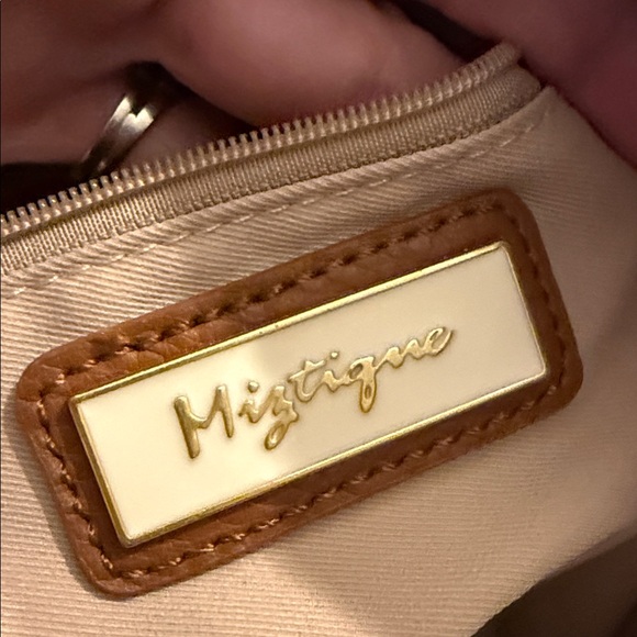 Elegant Brown Leather Tote Bag - Picture 7 of 8